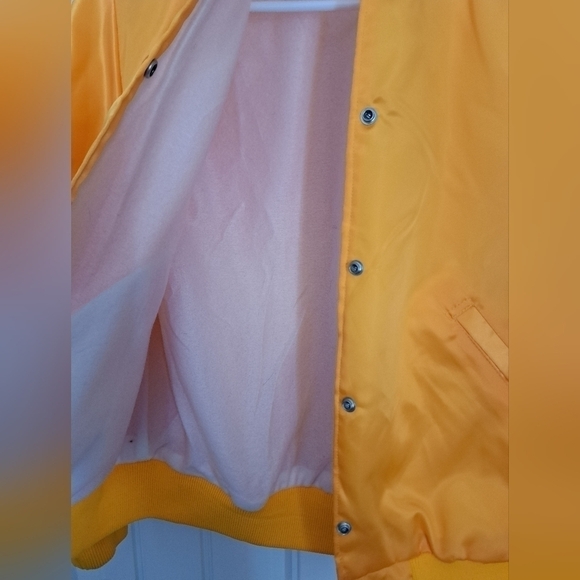VTG BIRDIE RICHARD A LESLIE satiny jacket bright yellow snap front ladies XS - Picture 5 of 7
